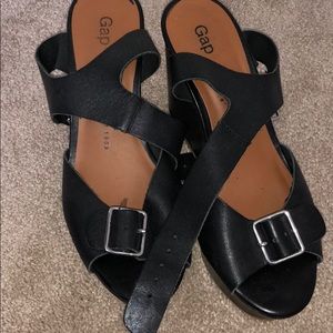 Gap heels black